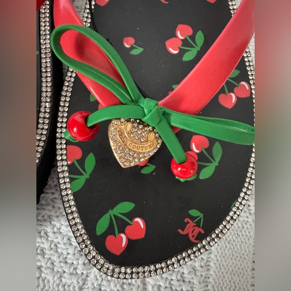 NWT Juicy Couture Cherry Flip flops - Picture 2 of 3